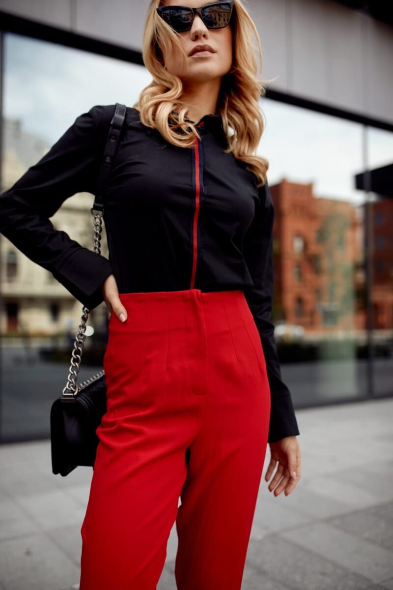 Elegantné dámske rovné nohavice so záhybmi | Červené