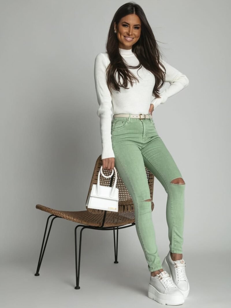 Dámske džínsy s otvormi na kolenách | Zelená