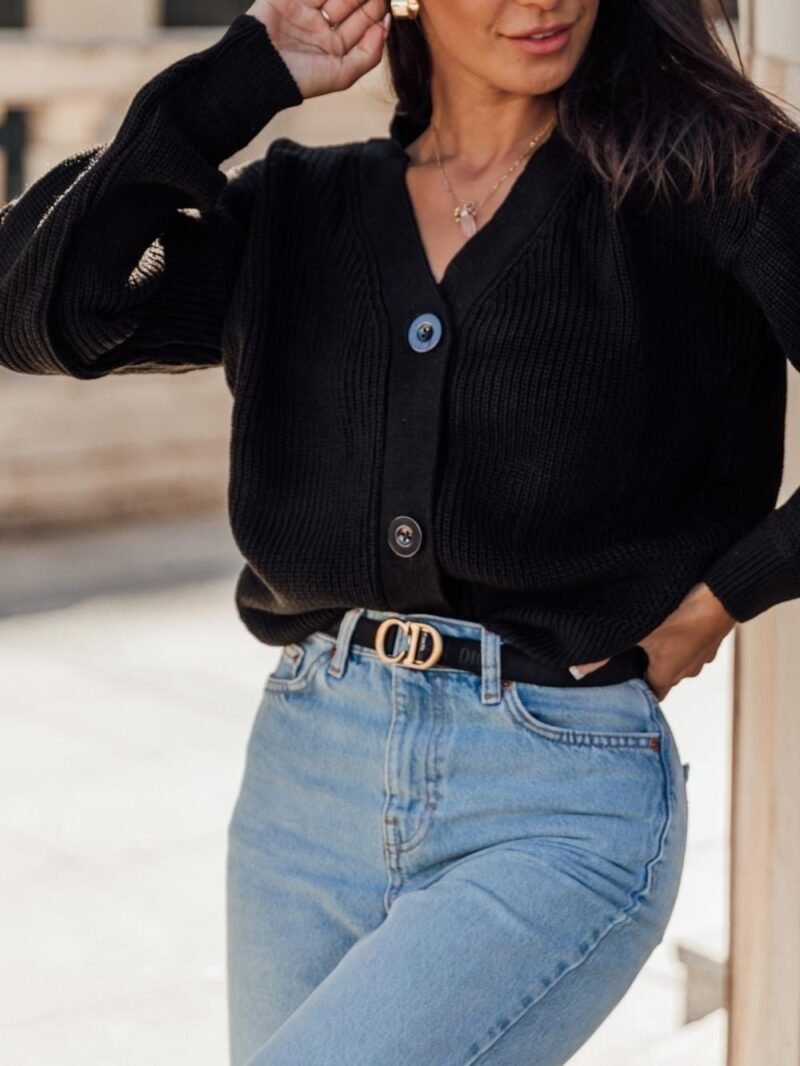 Hrubý dámsky sveter na gombíky | Čierny